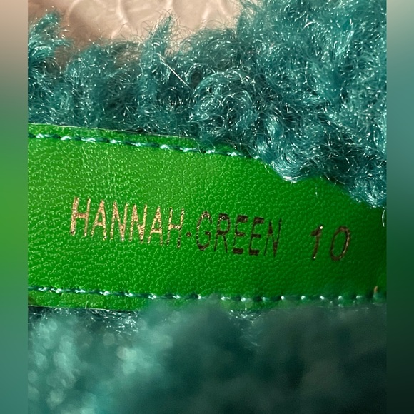 Azalea Wang, Hannah fur platform sandal, green US size 10, platform heel 2 inch - Picture 11 of 11